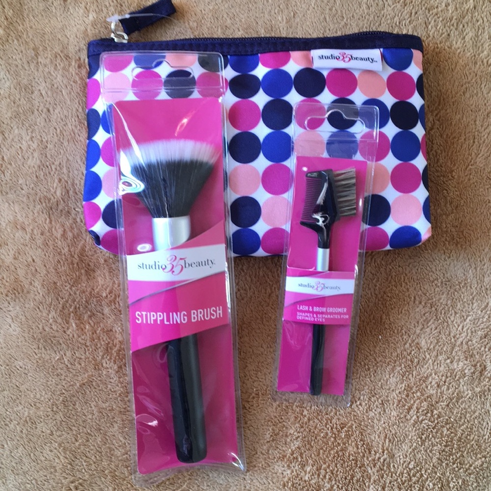 Bundle of Makeup bag & brush lash&brow Groomer NWT